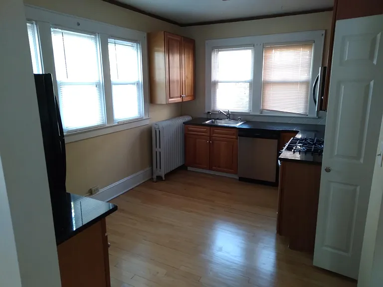 436 New Scotland Ave #2R — Photo 2