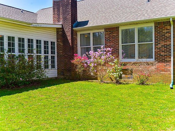 4th image of 2006 Oakwood Dr