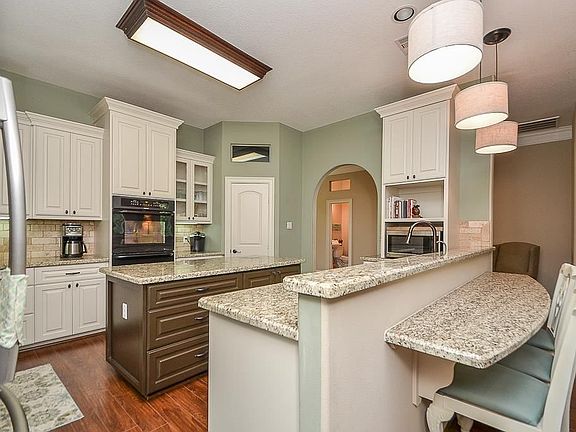 3rd image of 1227 S Country Club Dr