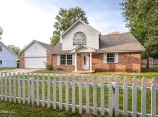 2401 Davidson Rd, Ocean Springs, MS 39564