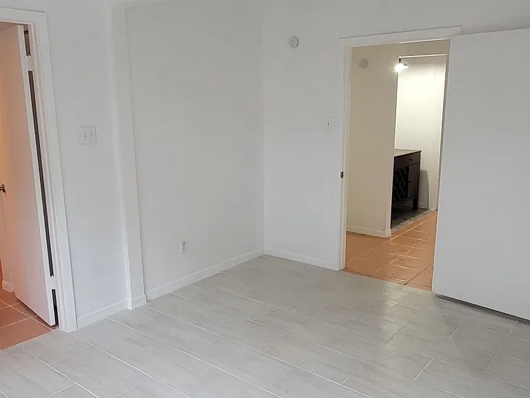 1527 Johanna Dr #C — Photo 5