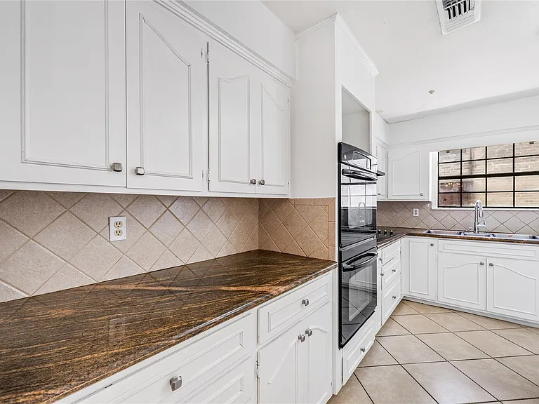 11906 Pepperdine Ln — Photo 10