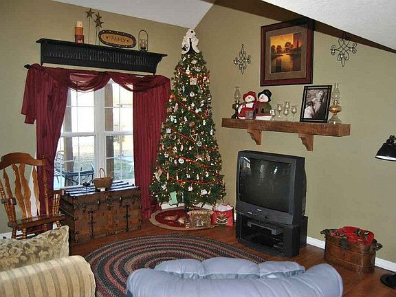 3rd image of 3636 Furlong Dr