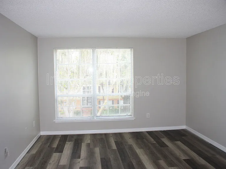 4176 Versailles Dr #D — Photo 21