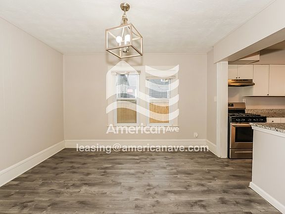 557008_004_dining_room_14167785.jpg