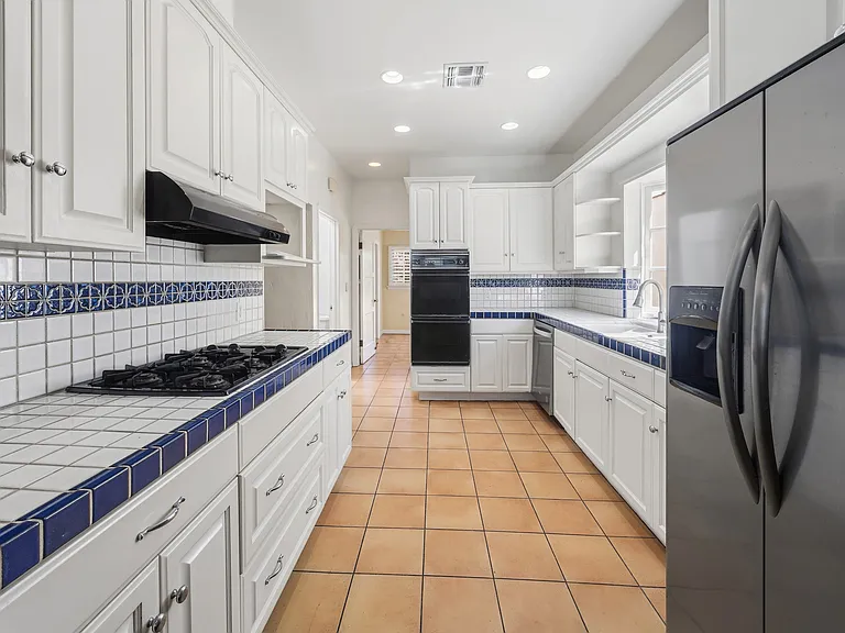 166 N Arnaz Dr #166.5 — Photo 11