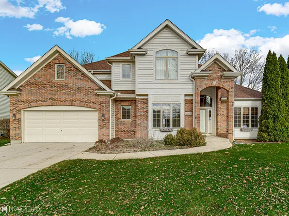 1385 Green Pheasant Ln, Batavia, IL 60510