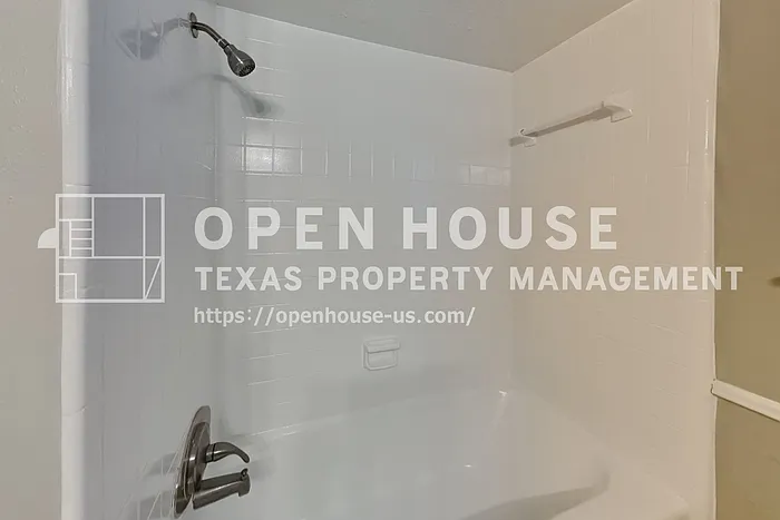 8110 Renmark Ln — Photo 23