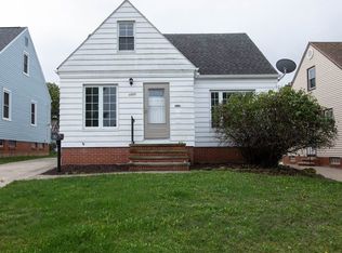 8715 Pinegrove Ave, Parma, OH