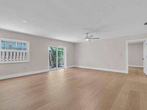 4th image of 714 3rd Ave NE