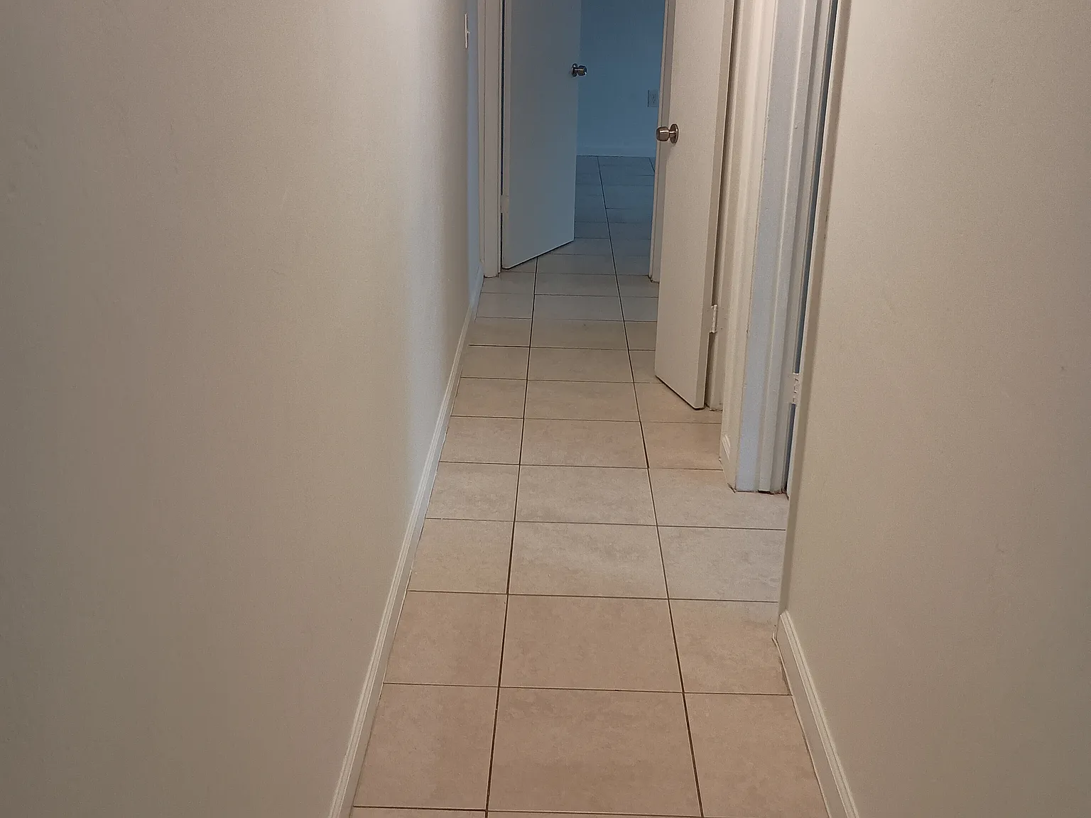 2 bed, 1000 sqft, $2,200 — Photo 3