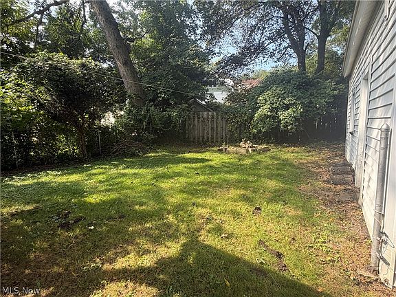 4th image of 156 Aqueduct St