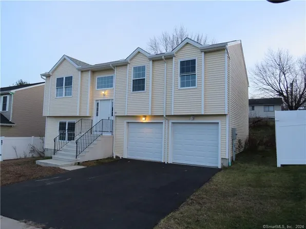 33 Yorktown Ridge, Waterbury, CT 06704
