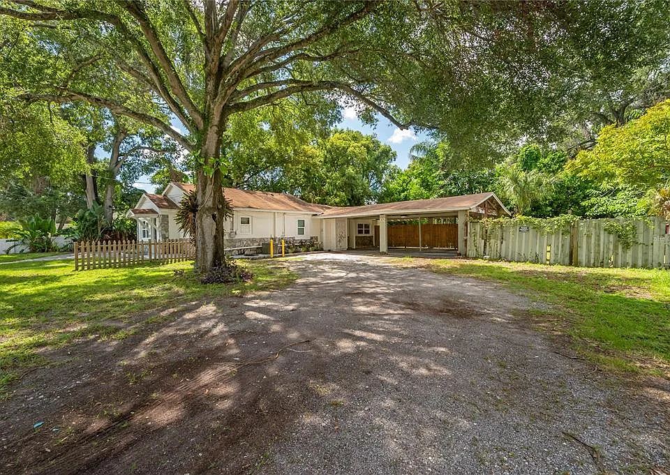 2307 E Osborne Ave #102
