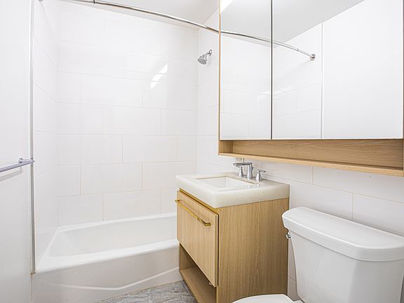 5th image of 31 E 31st St APT 5B
