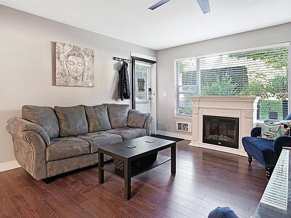 3rd image of 2955 Diamond Cres #111