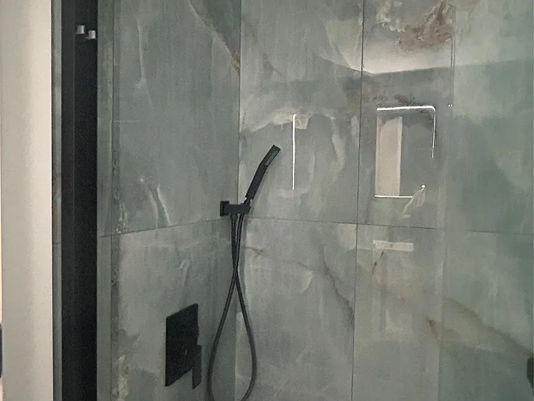 101 SE 6th Ave #5 — Photo 14