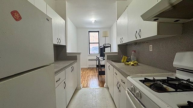 1st image of 14330 Roosevelt Ave APT 1G