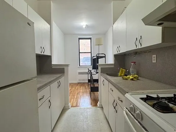 14330 Roosevelt Ave APT 1G, Flushing, NY 11354