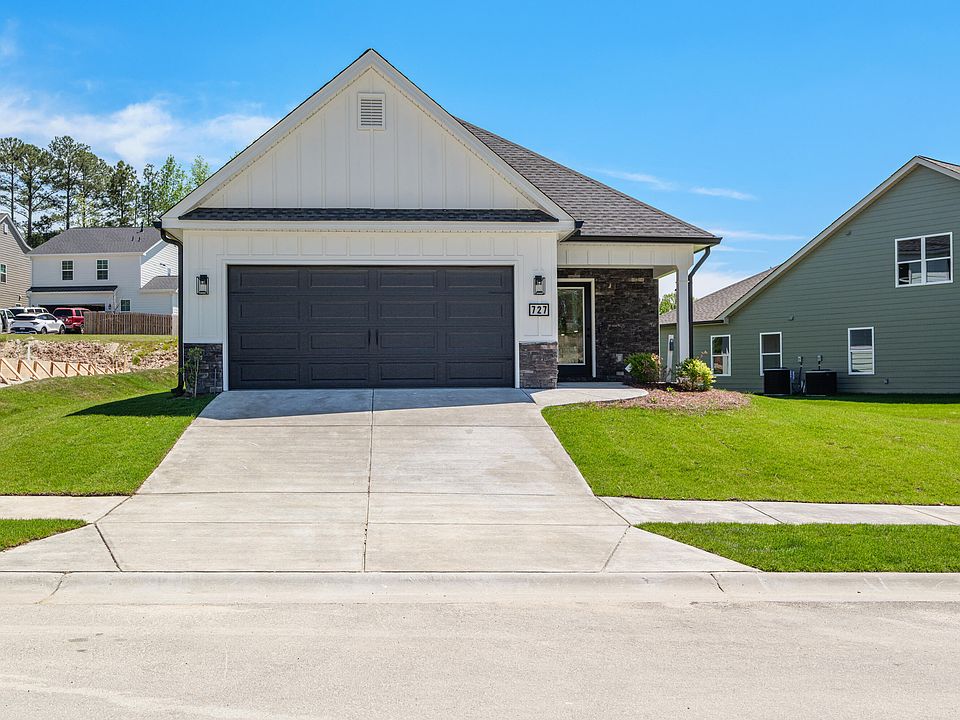 1st image of 727 Ronaldsay Road