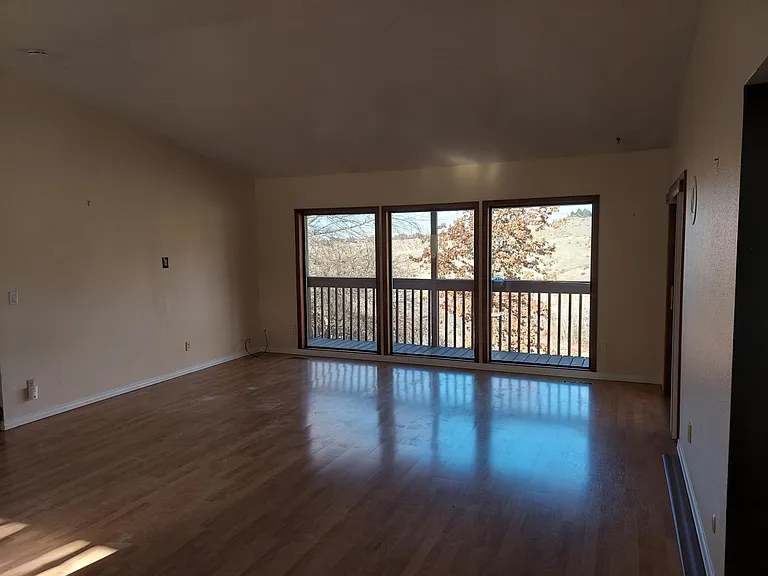 1780 E Shaw Mountain Rd — Photo 3