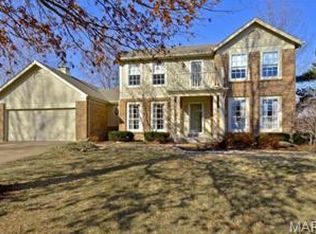713 Redstart Dr, Ballwin, MO 63021