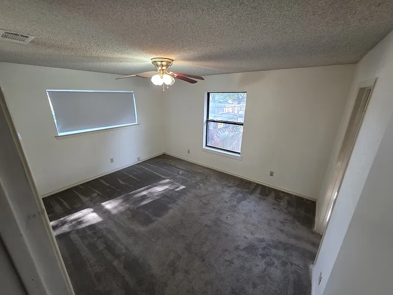 4301 Southridge Dr — Photo 10