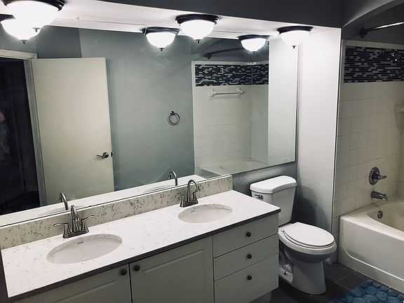 3rd image of 4001 Foxtail Palm Ct