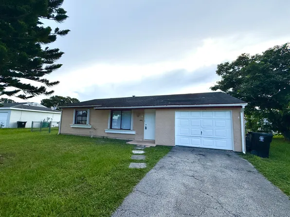 1957 SE Avanti Cir, Port Saint Lucie, FL 34952