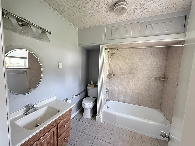 117 Station Ave #B — Photo 6