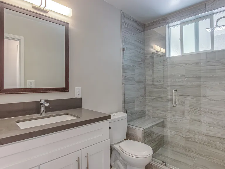 417 S Kenmore Ave #15 — Photo 5