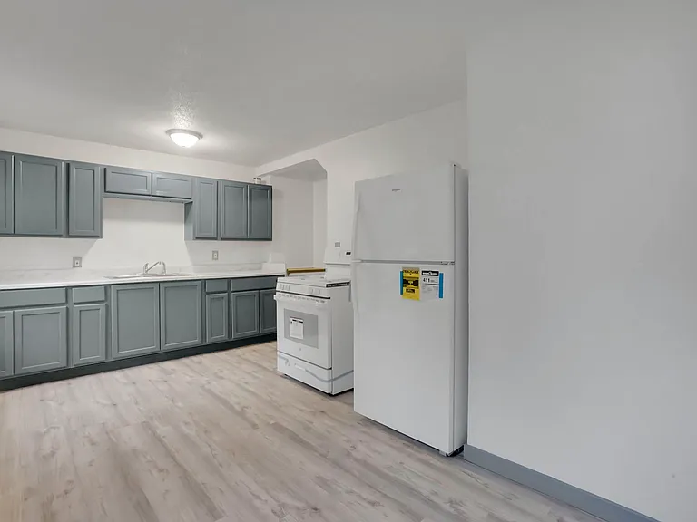 7 Decker Pl — Photo 1
