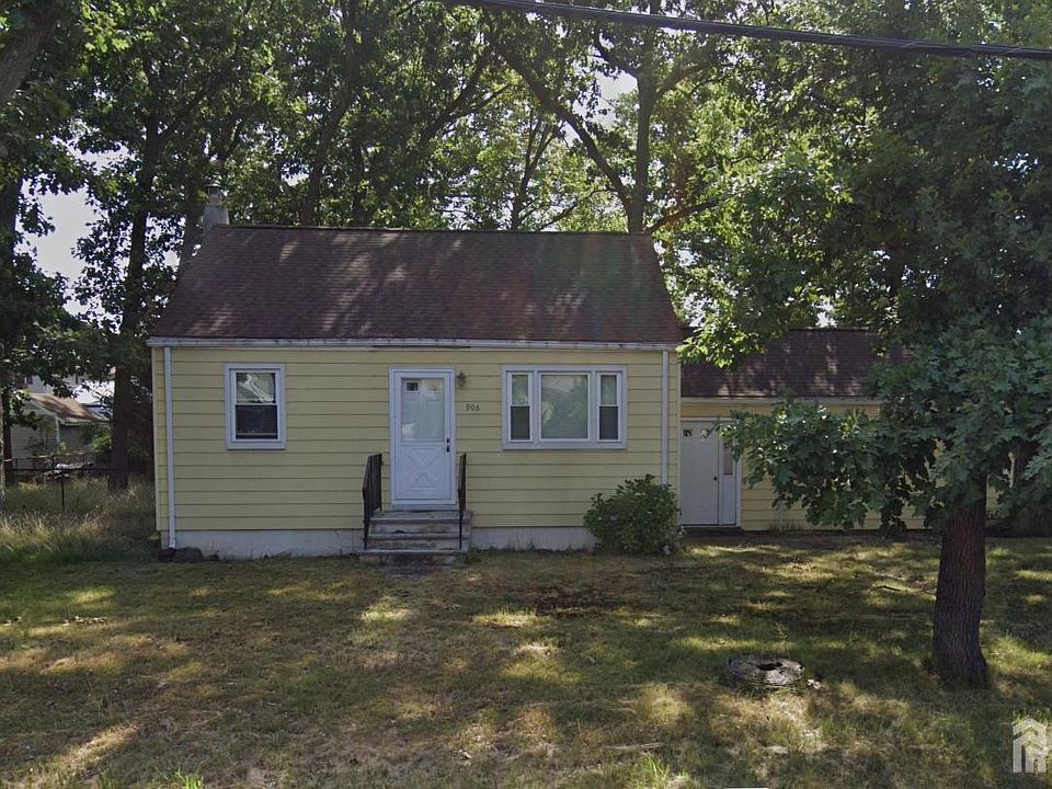 1st image of 906 Englishtown Rd
