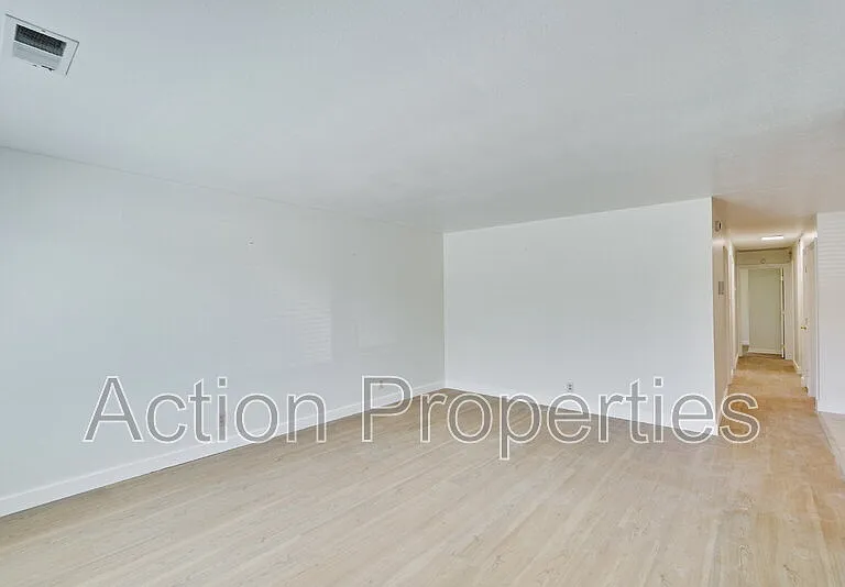 2280 Brentwood Ct — Photo 4