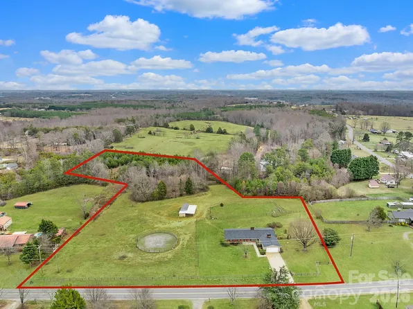 159 Big Island Rd, Forest City, NC 28043