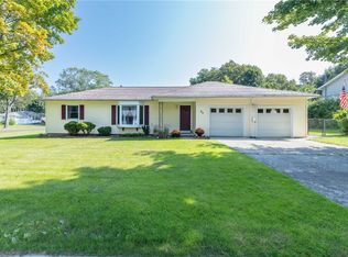 55 Harmony Ln, Rochester, NY 14622