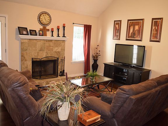 2nd image of 6055 Cane Crossing Dr