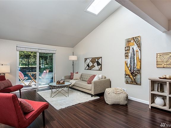 4th image of 756 126th Ave NE