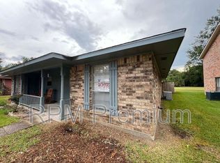 1114 Willow Creek Dr, Zachary, LA 70791