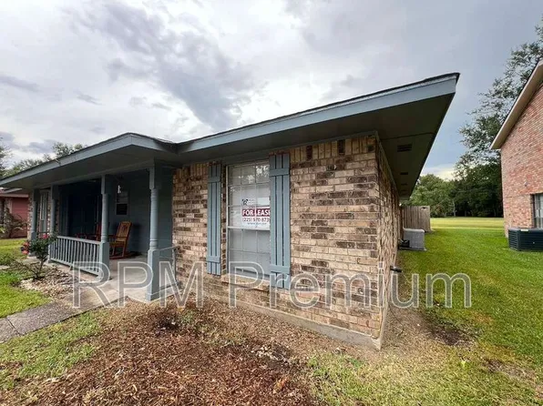 1114 Willow Creek Dr, Zachary, LA 70791