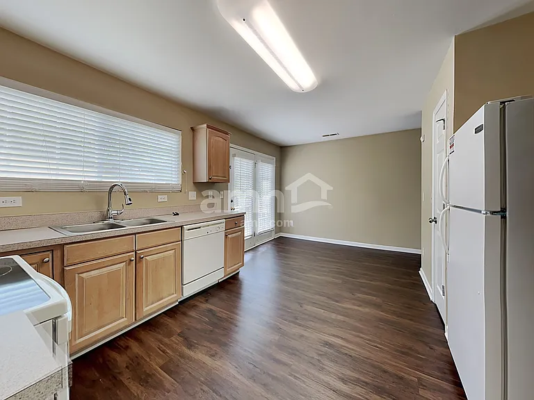 529 Osborne Rd — Photo 4