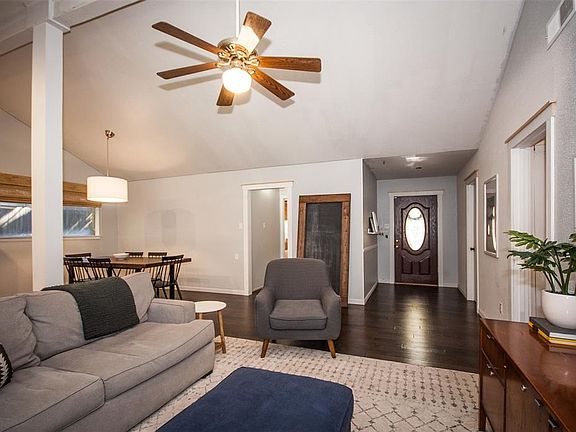 3rd image of 1223 Pinecroft Dr