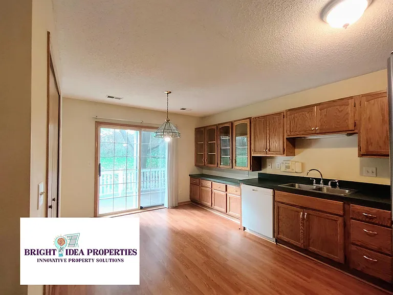 380 Gironde Ct #380 — Photo 2