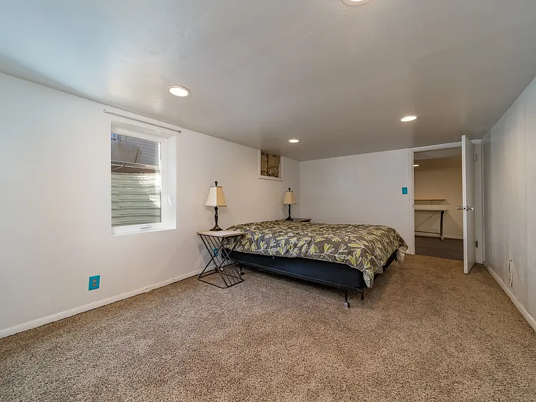 1138 White Ave — Photo 24