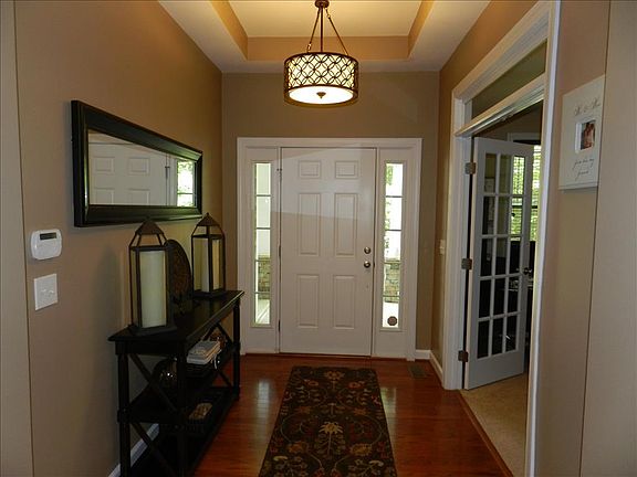3rd image of 557 E Hatterleigh Ave