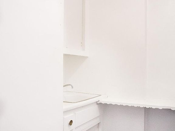 4th image of 408 W 34th St APT 1A