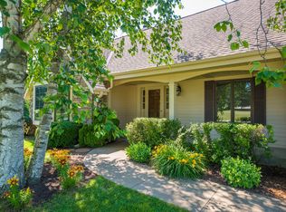 4063 Vista Moraine Dr, Hubertus, WI 53033