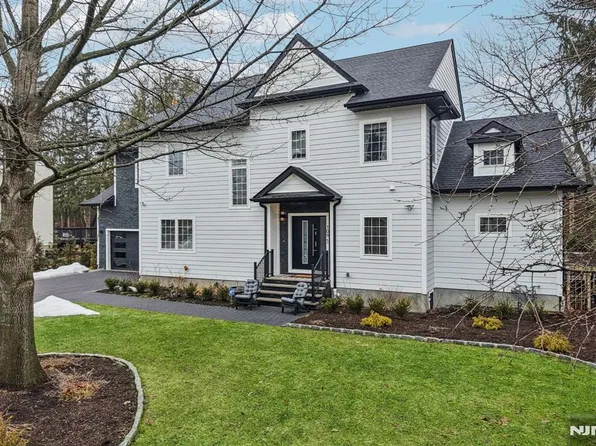 109 Arbor Dr, Ho Ho Kus, NJ 07423