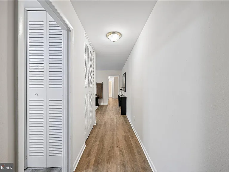 10648 Montrose Ave #M-103 — Photo 4