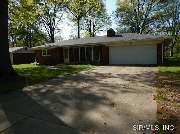 1st image of 5 Weinel Dr